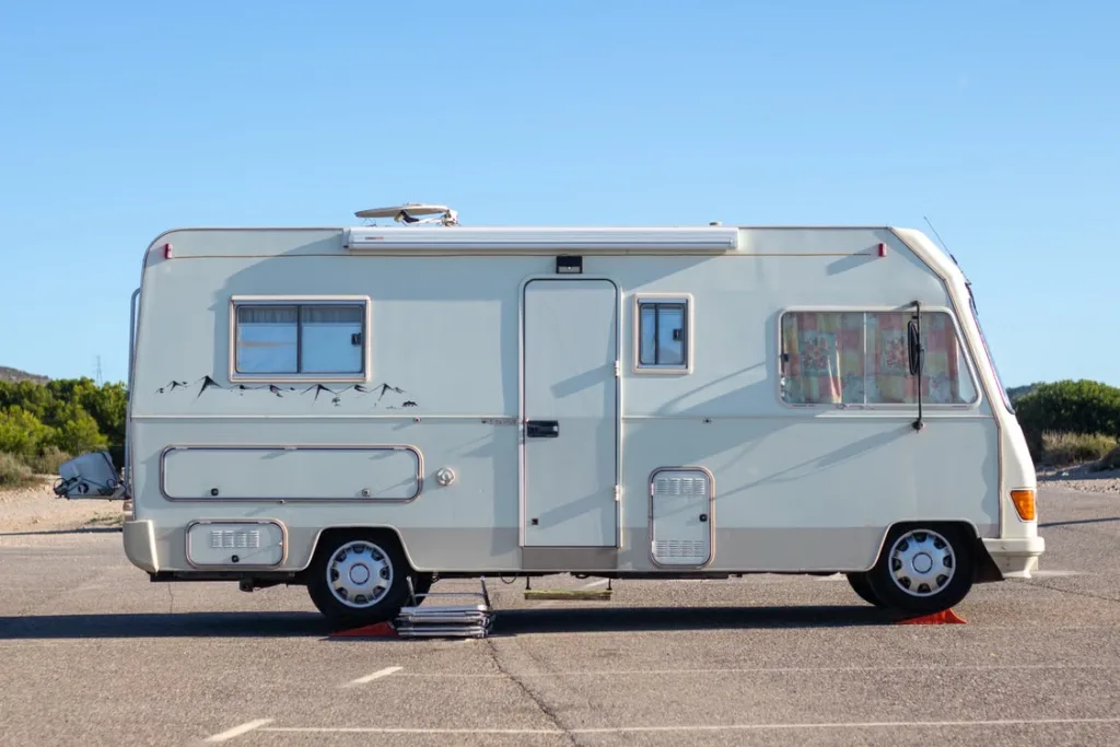 Vacationer Dakar Caravans